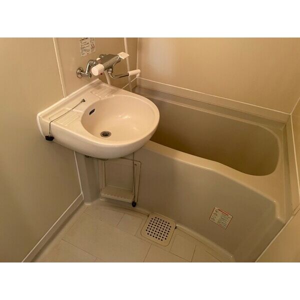 バス・シャワールーム　ゆったり過ごせるお風呂です