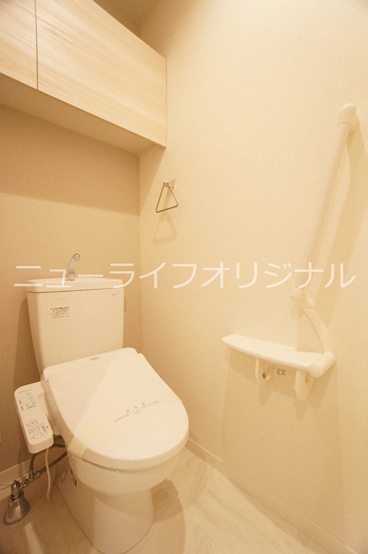 トイレ　あると嬉しい温水洗浄便座付き♪