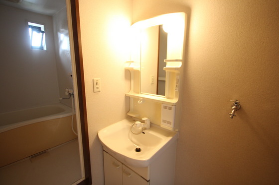 洗面設備　他の部屋の写真使用しております