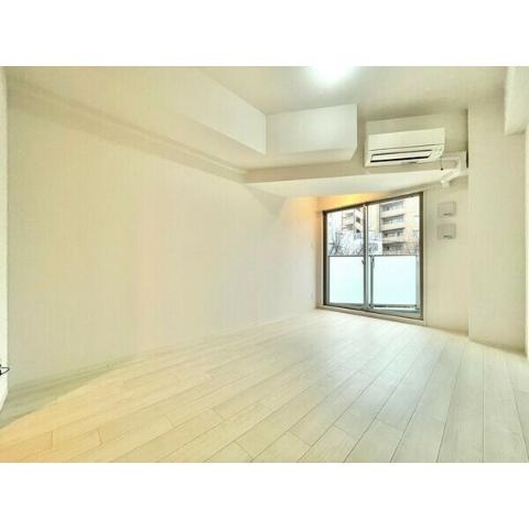 居室・リビング　室内