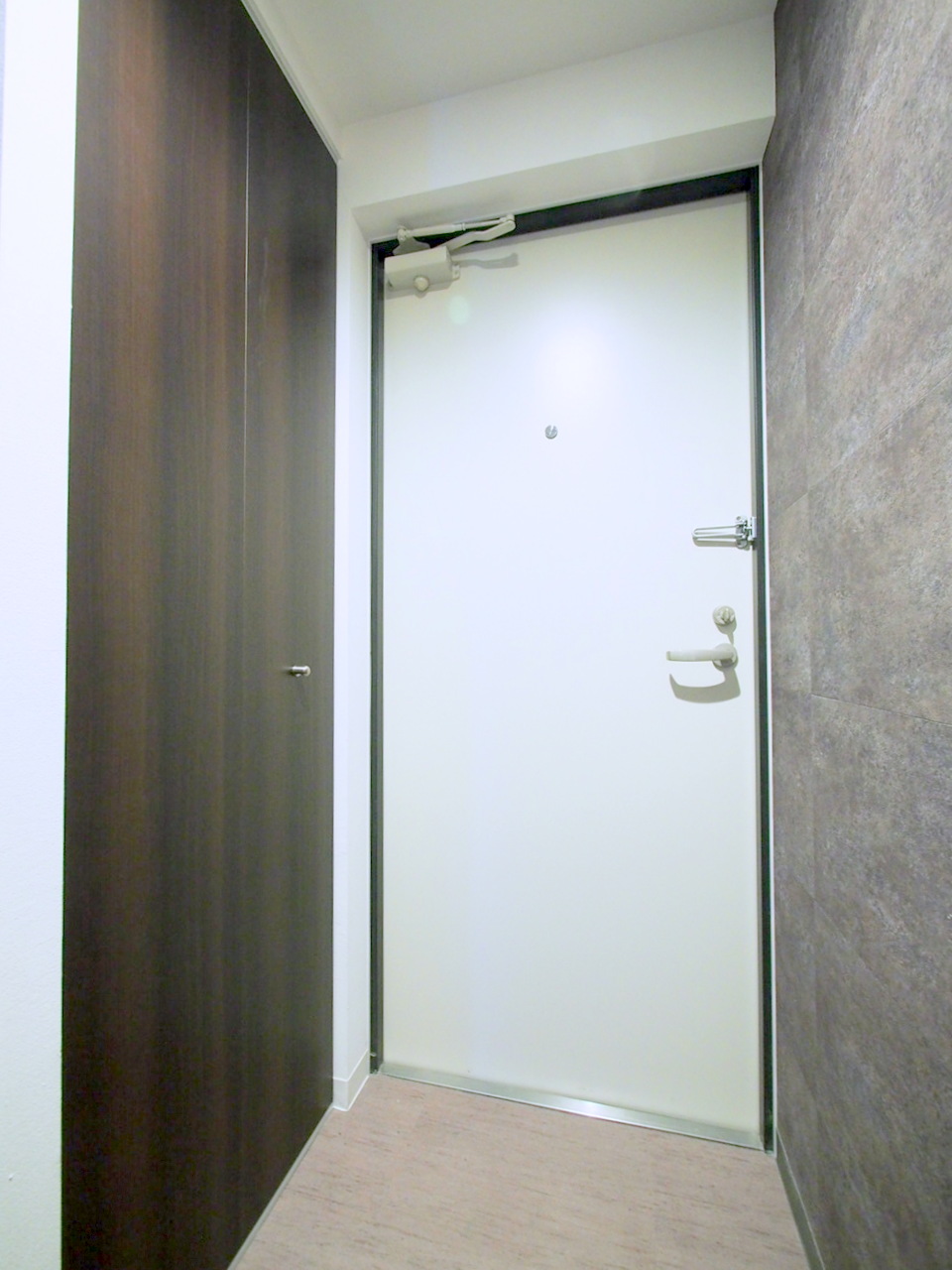 玄関　広々とした玄関です♪