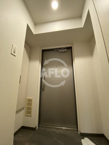 玄関　エル・セレーノ大阪天神橋　玄関スペース