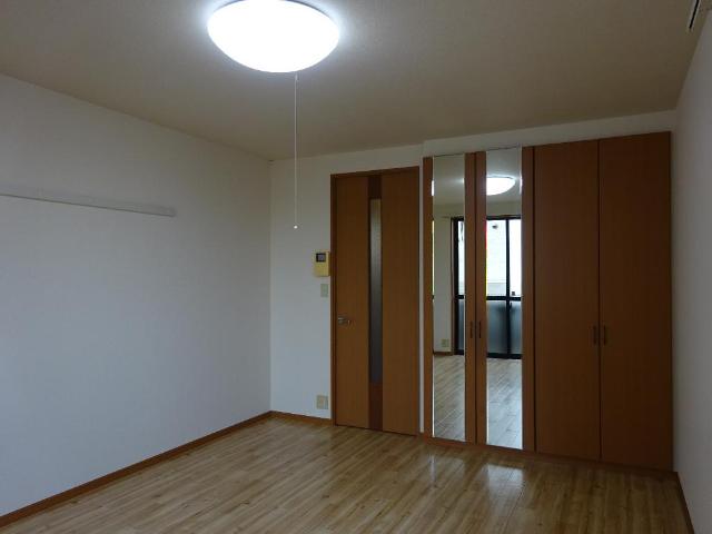 居室・リビング　室内