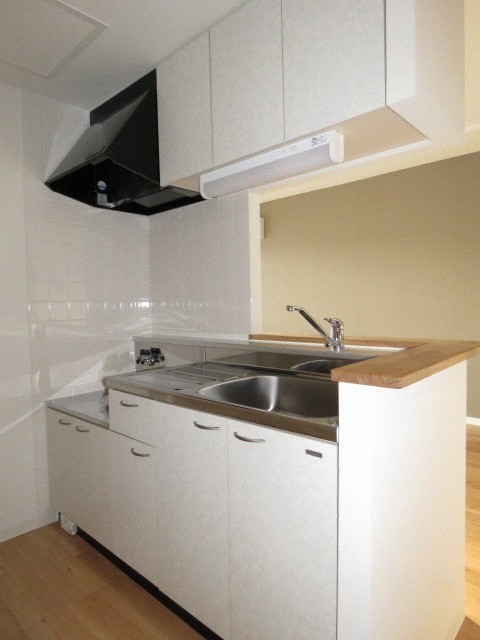 キッチン　ガスコンロ対応の対面キッチンで、作業もしやすいです♪