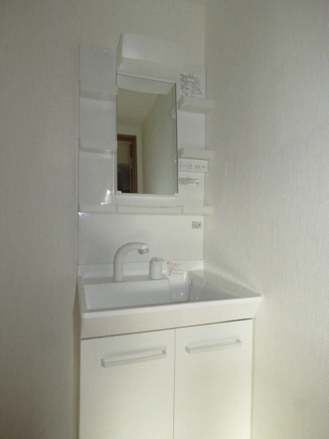 洗面設備　朝の支度がはかどる、シャンドレ付き♪