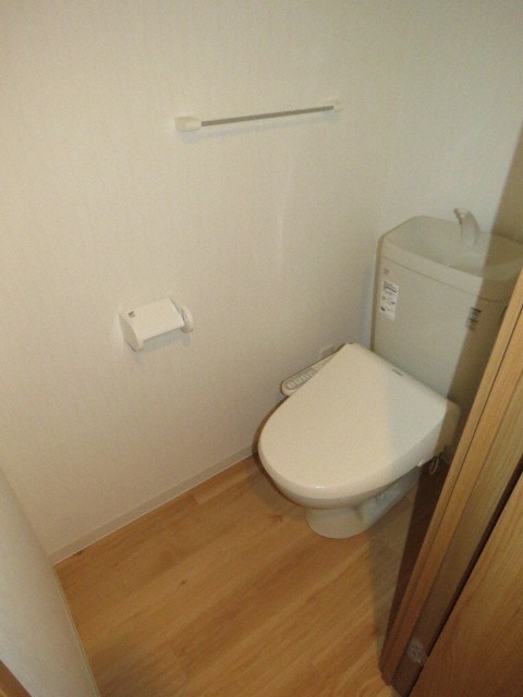 トイレ　ウォシュレット付きトイレで、気持ちよくお使い頂けます♪