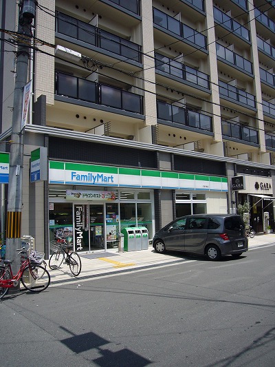 コンビニ　ファミリーマート天神橋六丁目店（コンビニ）まで90m