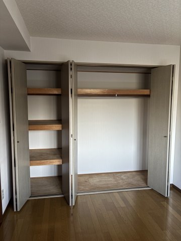 収納　別間取りのお部屋写真