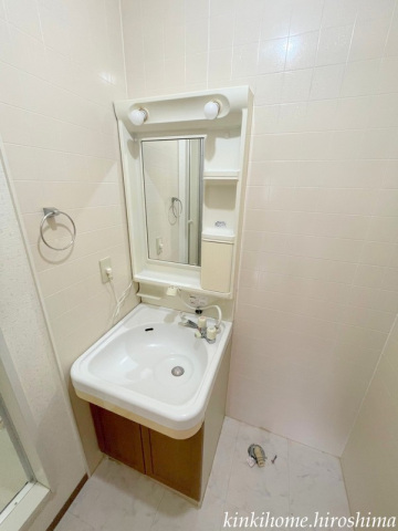 洗面設備　写真は別のお部屋です。※現況を優先