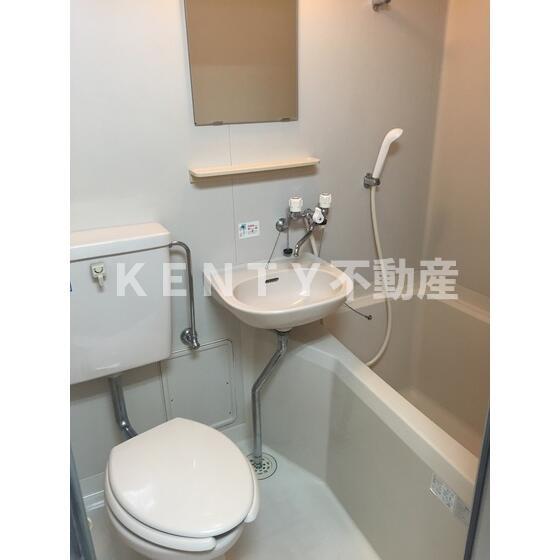 バス・シャワールーム　コンパクトで使いやすいお風呂です