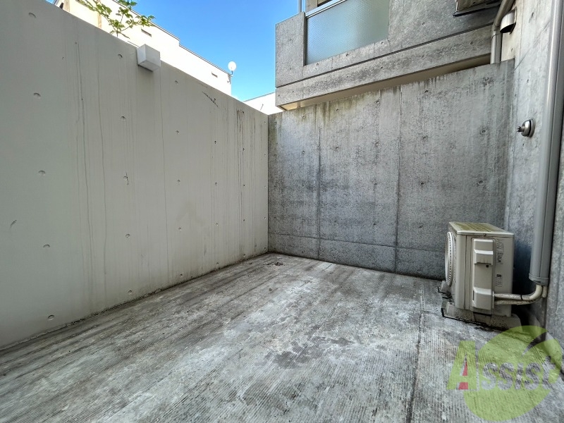 バルコニー　バルコニーです。洗濯物を干したり一息ついたりできますね！