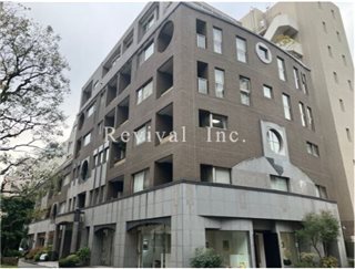 建物外観　築年数を感じさせない重厚感ある外観です