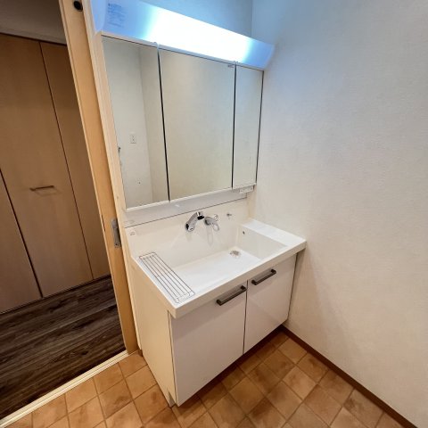洗面設備　同仕様タイプです