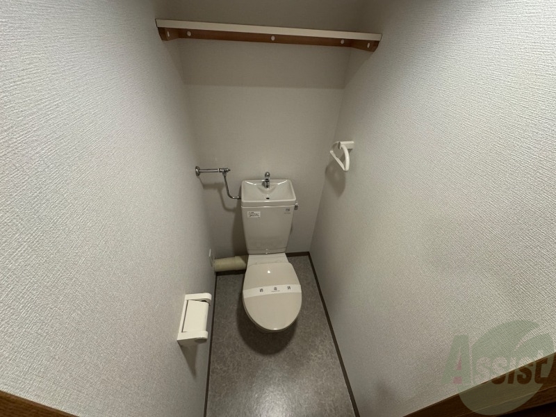 トイレ　こちらはトイレです。清潔感があり、安心して使用できます。