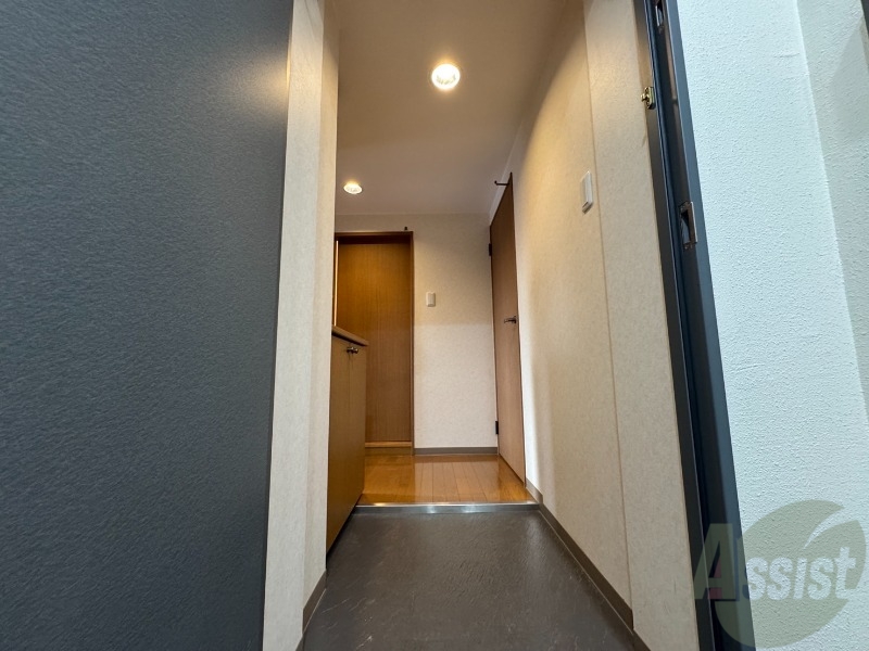 玄関　玄関の様子です。明るい印象ですね。気分もあがりそう。