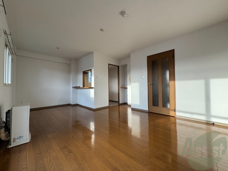 居室・リビング　明るいお部屋は気持ちよく過ごせそうですね。