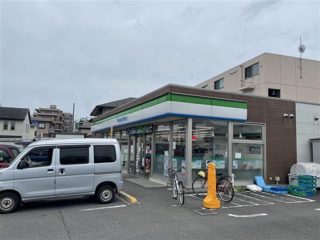 コンビニ　ファミリーマートよろづや相武台三丁目店（コンビニ）まで449m