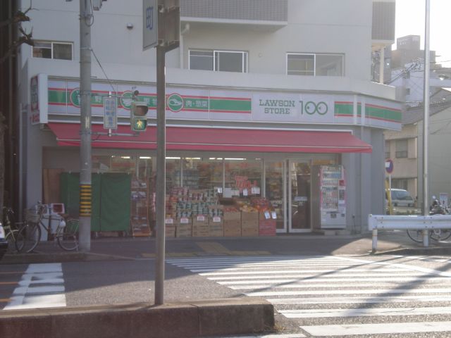 コンビニ　ローソン１００（コンビニ）まで370m