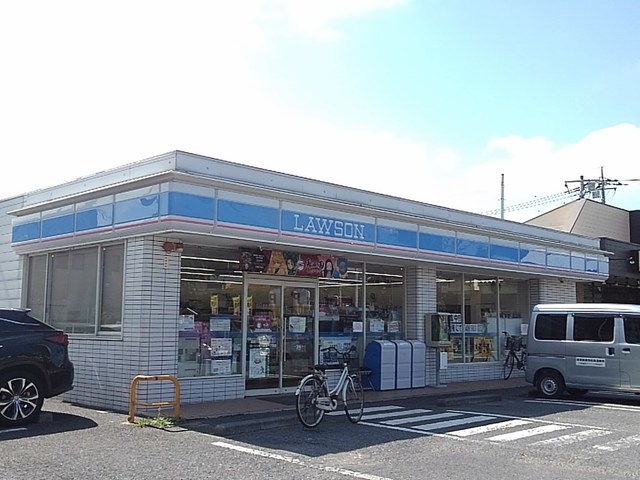 コンビニ　ローソン吉川高富１丁目店（コンビニ）まで750m