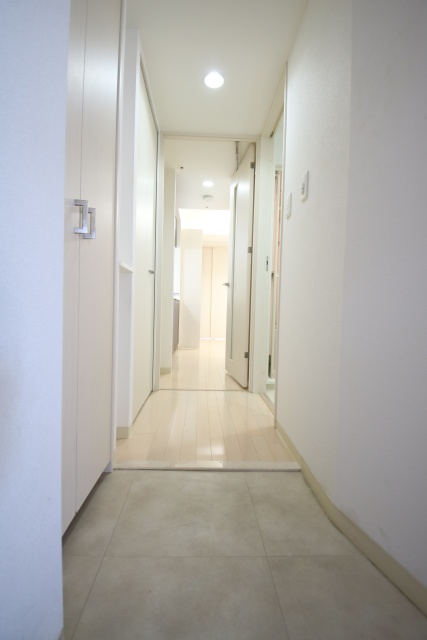 玄関　※別室の参考写真の為、現況優先です。