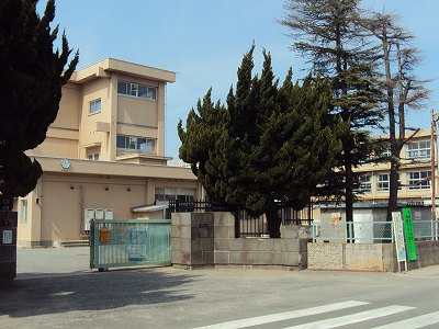 小学校　加古川市立尾上小学校（小学校）まで606m
