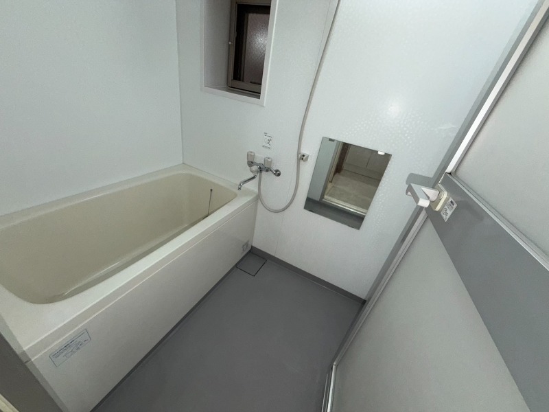 バス・シャワールーム　※別部屋参考写真