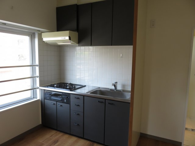 キッチン　同物件別のお部屋の写真です。参考写真です。