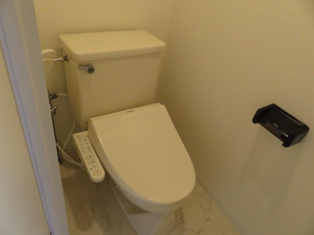 トイレ　同物件別のお部屋の写真です。参考写真です。
