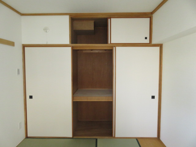 収納　同物件別のお部屋の写真です。参考写真です。