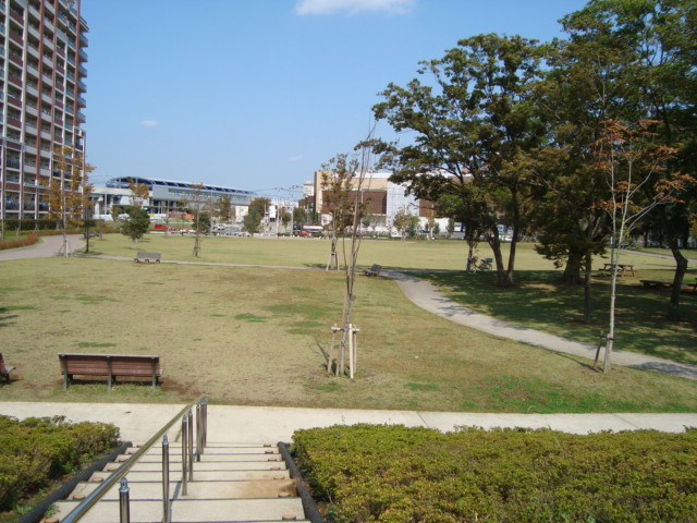 その他　西初石近隣公園（その他）まで980m