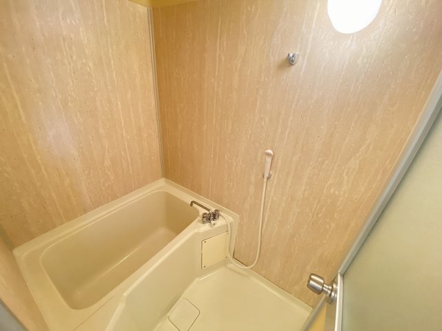 バス・シャワールーム　※別部屋参考写真
