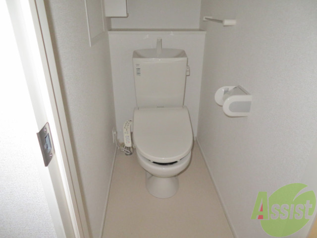 トイレ　トイレはウォシュレット付きです。シャワートイレは嬉しいですね