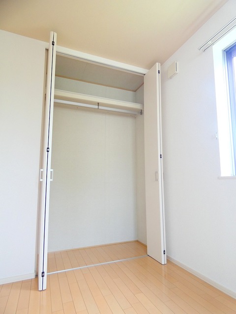 エントランス　閑静な住宅街に立地