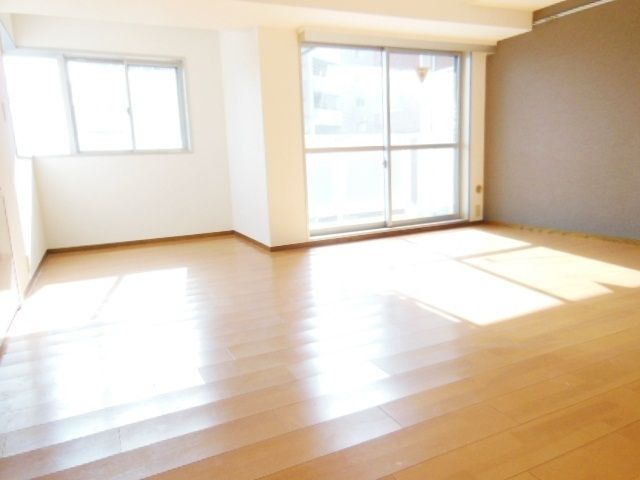 居室・リビング　☆広々居室☆