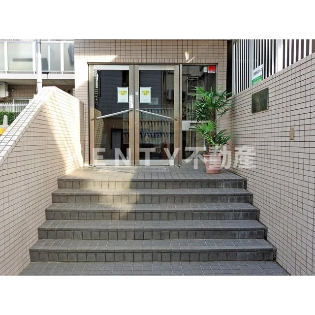 エントランス　ゆとりのあるエントランスです