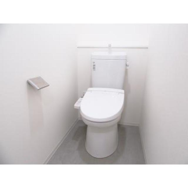 トイレ　※写真は同タイプ住戸です。