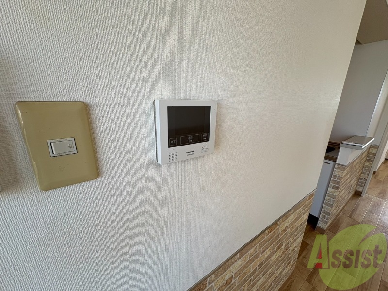 セキュリティ　ＴＶモニター付インターホンです。来客者の顔が見えるので安心！
