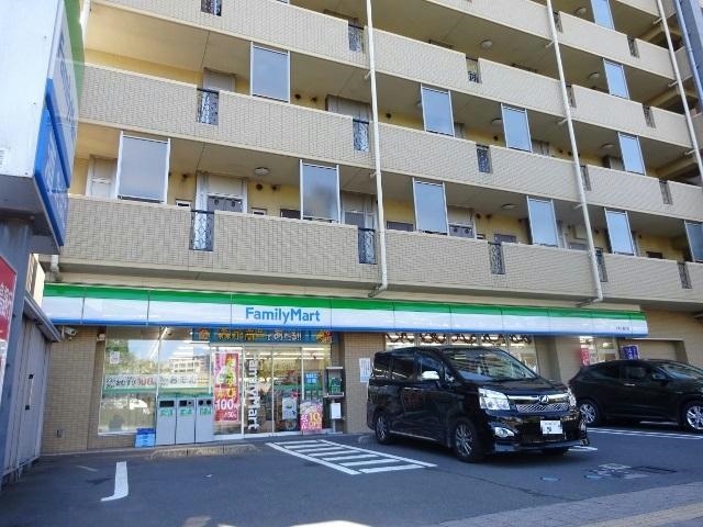 コンビニ　ファミリーマートナポリ通り店（コンビニ）まで157m
