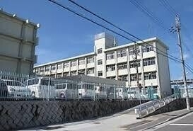 小学校　神戸市立枝吉小学校（小学校）まで1065m