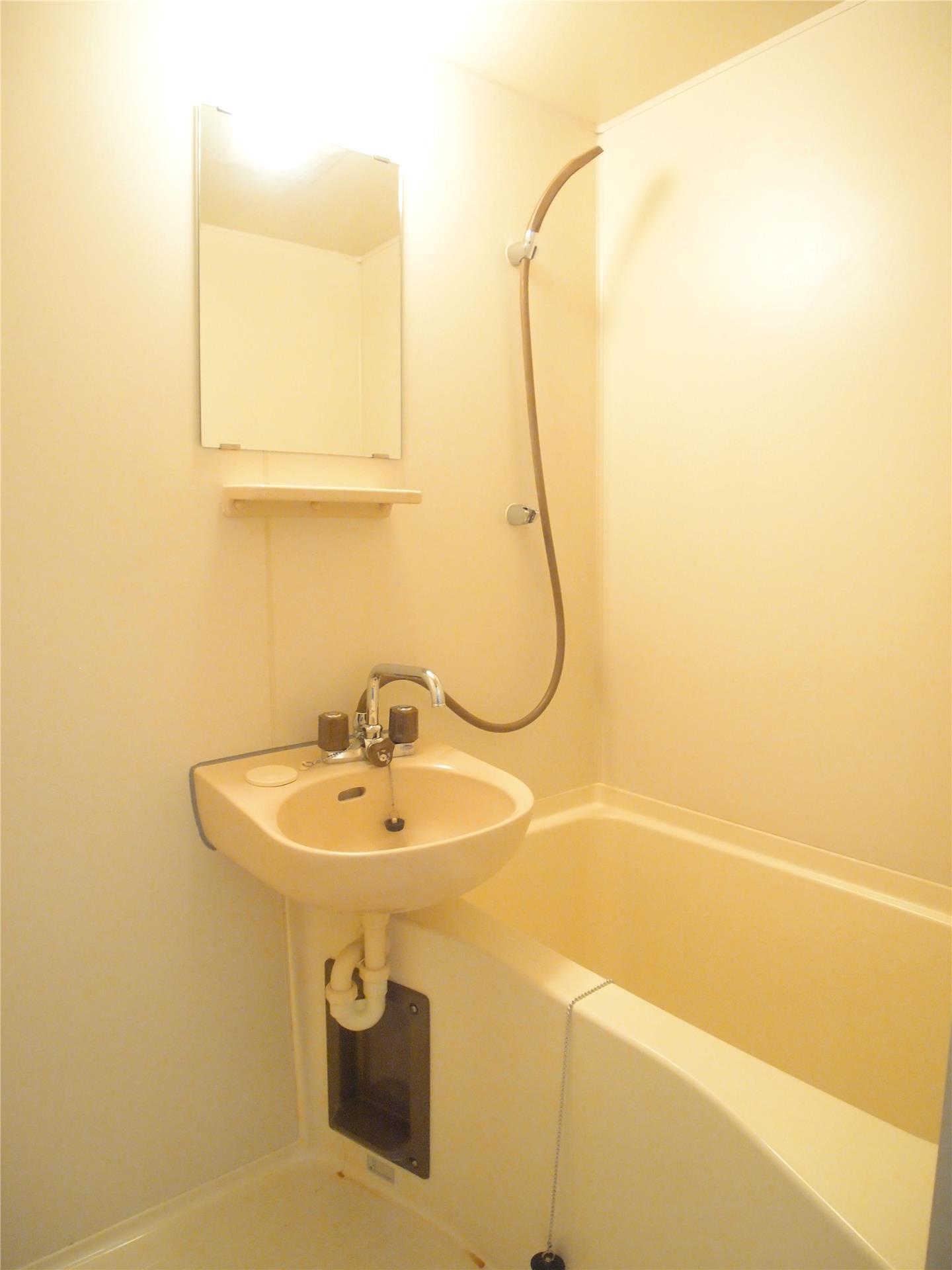 バス・シャワールーム　※写真は同タイプのお部屋です。