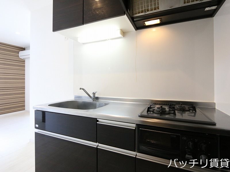 キッチン　※同型タイプ写真の為、現状優先。