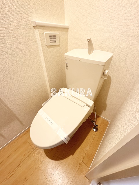 トイレ　嬉しい温水洗浄便座付き♪