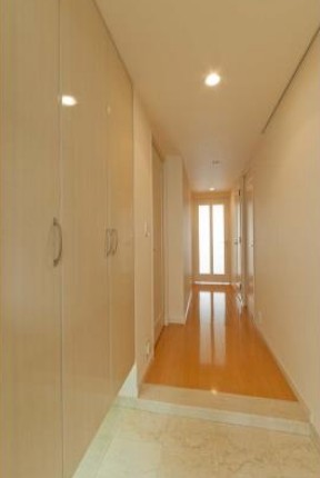 玄関　他のお部屋のお写真です