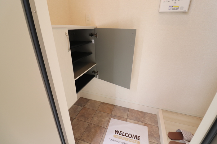 玄関　※同社施工イメージ