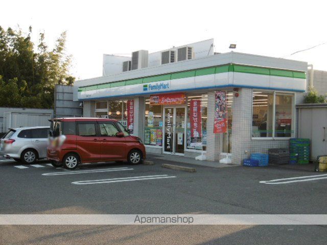 コンビニ　ファミリーマート（コンビニ）まで436m