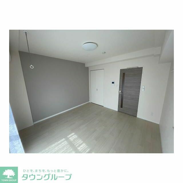 シャロン大宮の居間写真