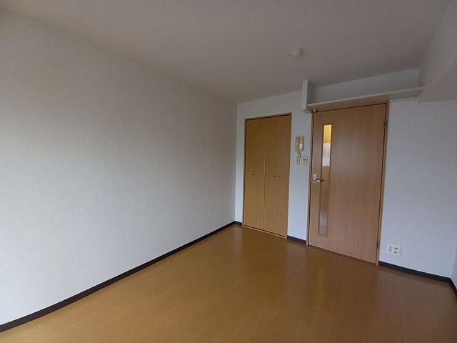 Mプラザ香里五番館の居間写真