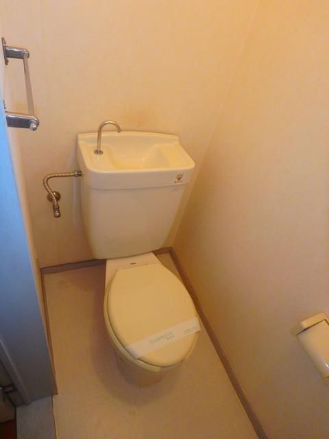 ＪＲ横浜線 相原駅 徒歩1分 2階建 築36年のトイレ写真
