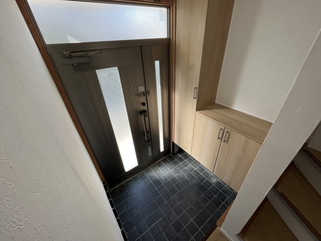 魚住町錦が丘1丁目戸建の玄関写真