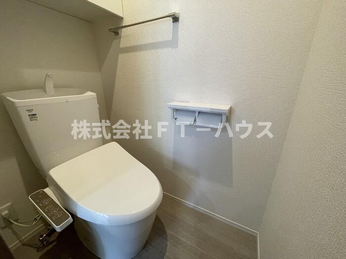 トイレ　温水洗浄便座